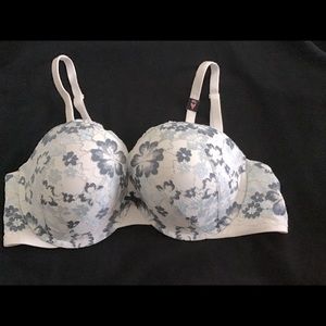 New Victoria Secret flower lace bra
